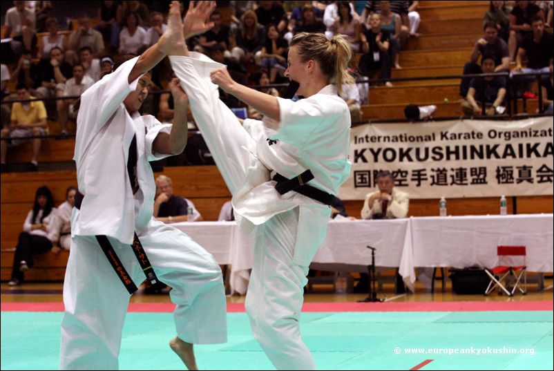 Kumite women<br>kakato-otoshi-geri