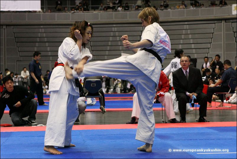 Ewa Pawlikowska<br>chudan-mawashi-geri