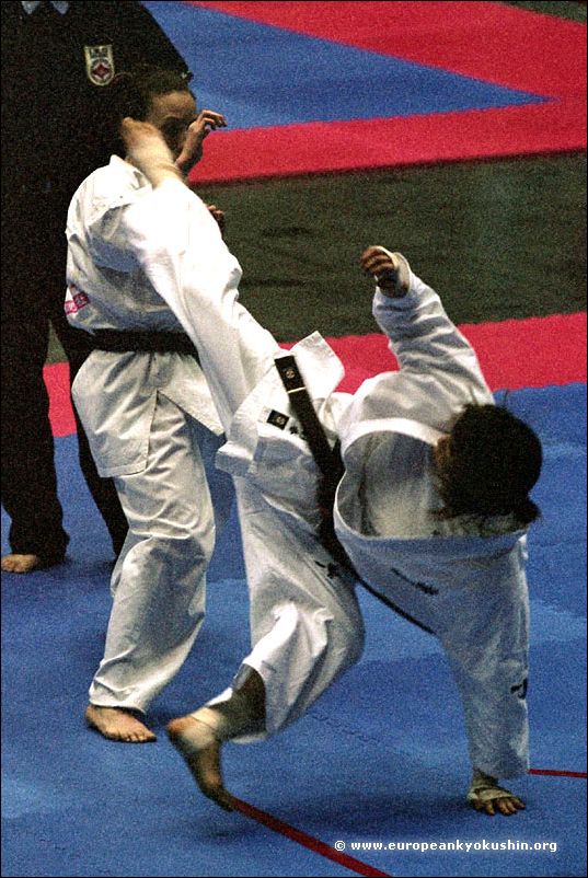 Chisa Nagasawa<br>tobi-ushiro-mawashi-geri