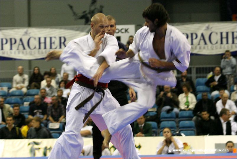 Nikola Kirov<br>tobi-ushiro-mawashi-geri